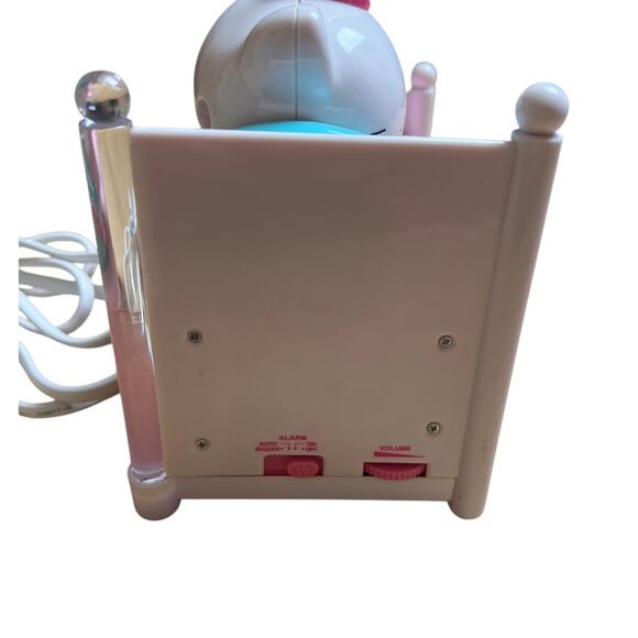 Hello Kitty Sleeping Kitty Alarm Clock Radio with Night Light (TESTED) - Picture 5 of 9